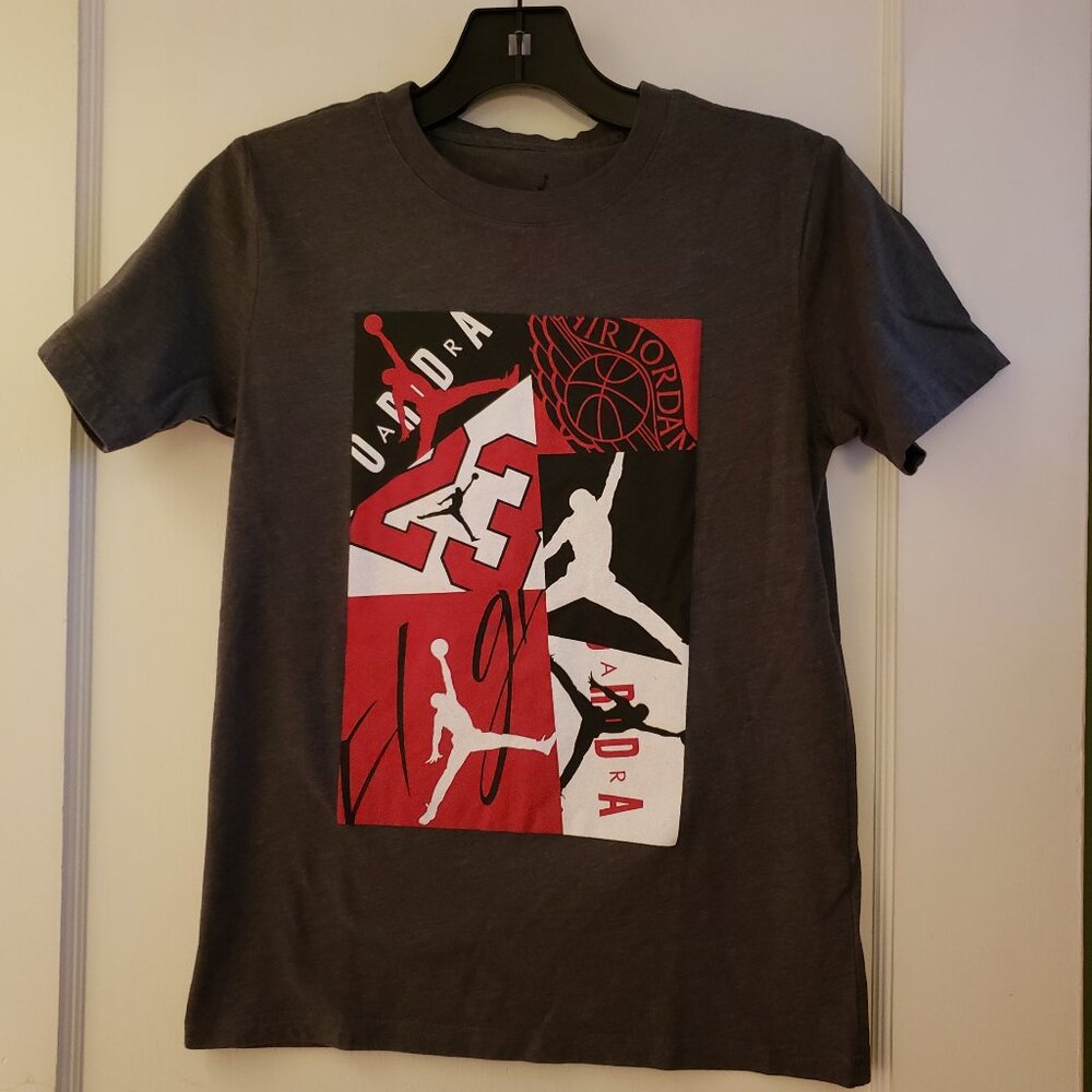 EUC boys Nike Jordan basketball t-shirt medium